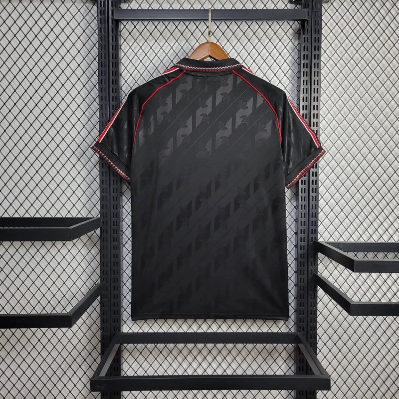 Camisa 'Retro' do Manchester United 2025 de edição limitada