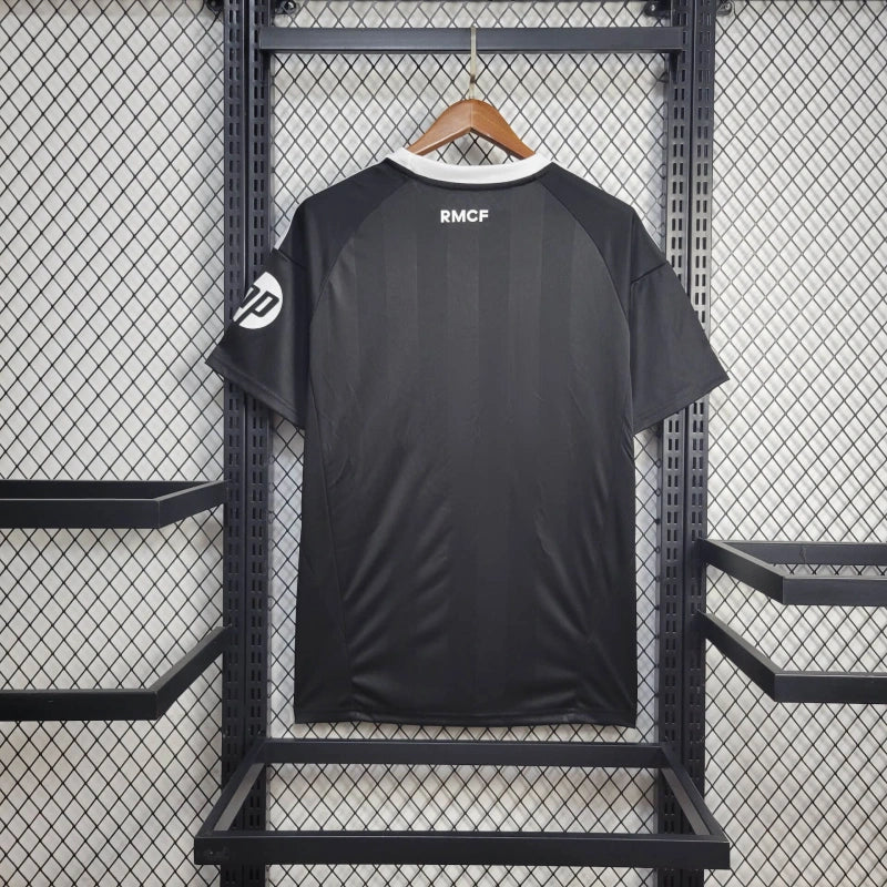 Čtvrtý dres Realu Madrid 2025