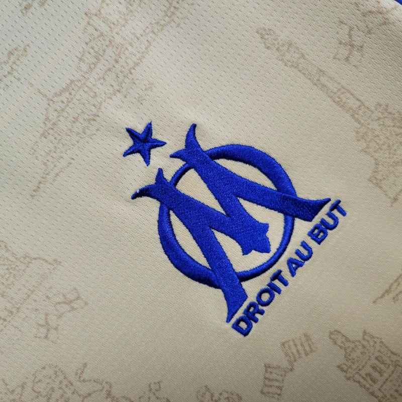 Olympique Marseillen kolmas pelipaita 2025