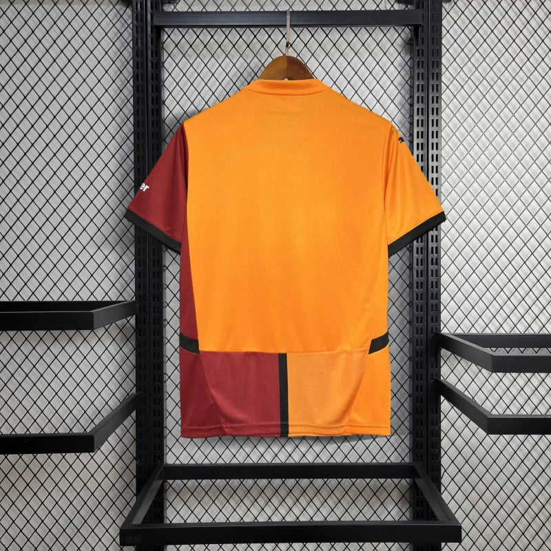 Domácí dres Galatasaray 2024