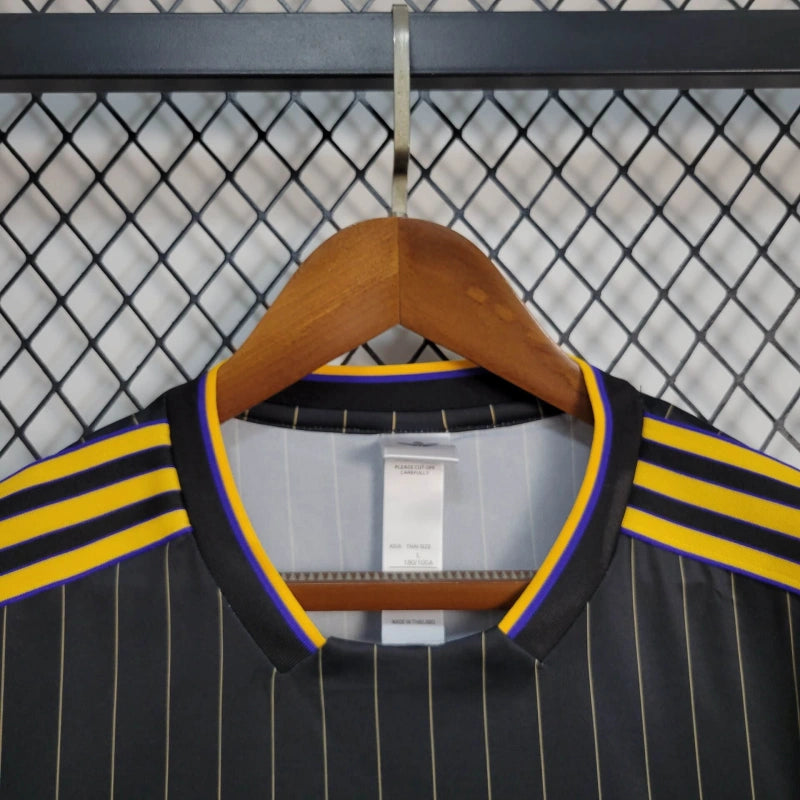 Camisa 'Retro' do Manchester United 2025 de edição limitada