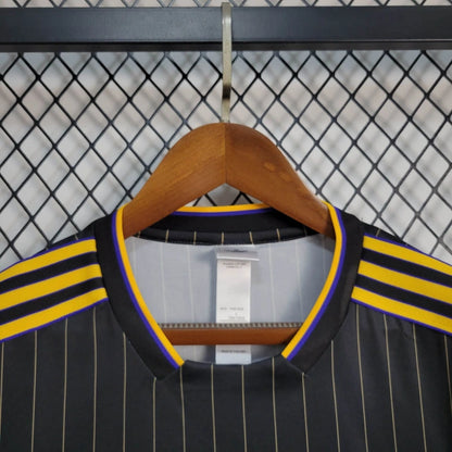 Camisa 'Retro' do Manchester United 2025 de edição limitada