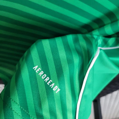 Newcastle Unitedin 2025 vieraspaita