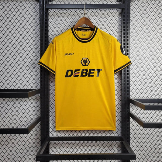 Camisa principal do Wolverhampton Wanderers 2024
