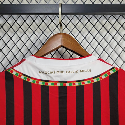 Camisa principal do AC Milan 2011