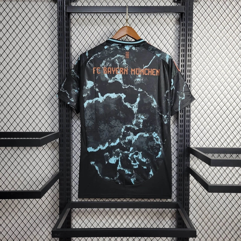 Třetí dres Bayern Mnichov 2024