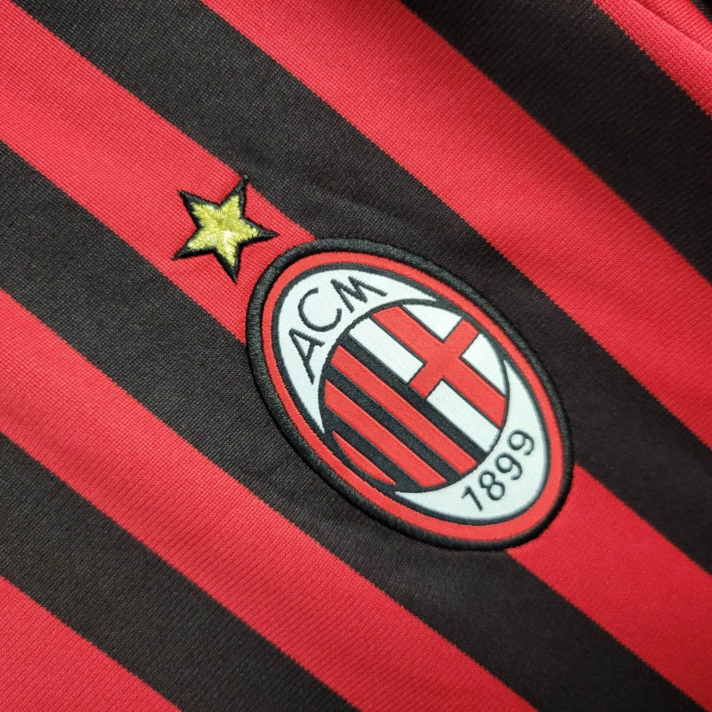 Camisa principal do AC Milan 2011
