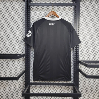 Čtvrtý dres Realu Madrid 2025