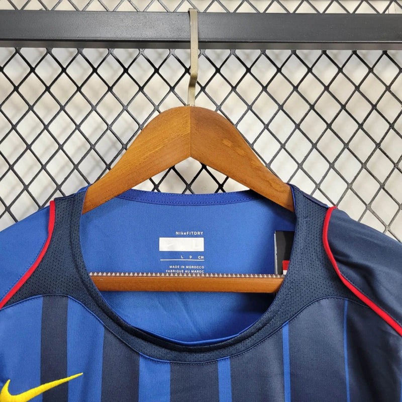 Domácí dres FC Barcelona 2004