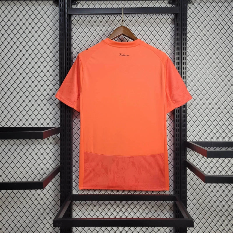 Čtvrtý dres Manchester City 2025