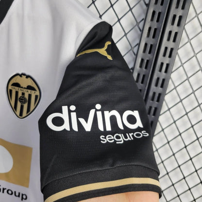 Domácí dres Valencia CF 2024