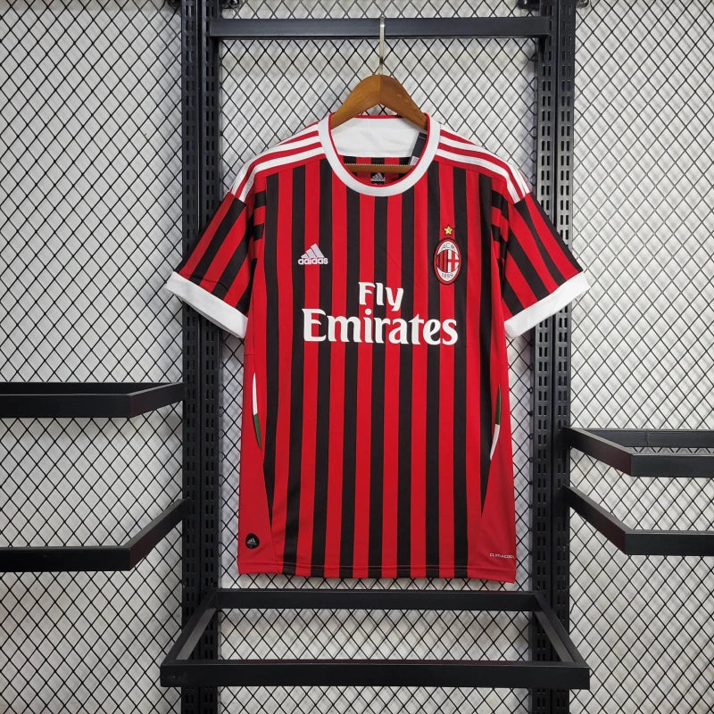 Camisa principal do AC Milan 2011
