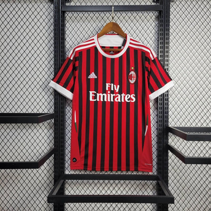 Camisa principal do AC Milan 2011