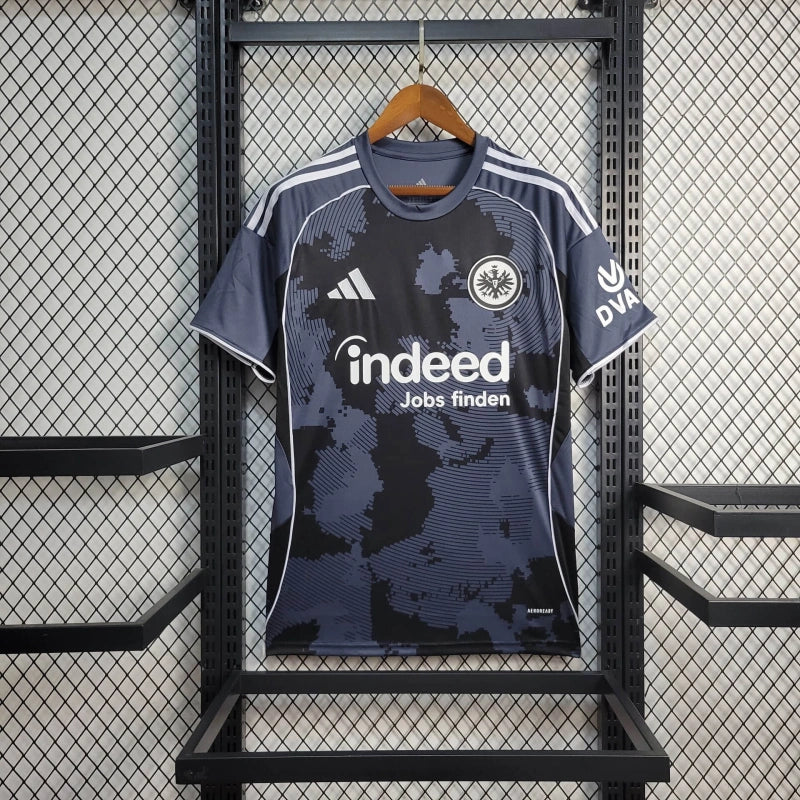 Třetí dres Eintracht Frankfurt 2025