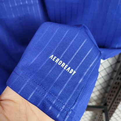 Newcastle Unitedin kolmas pelipaita 2025