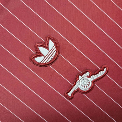 Koszulka „Retro” z limitowanej edycji Arsenalu 2025