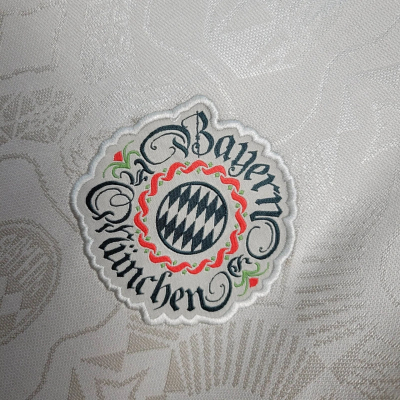 Bayern München 2025 "Oktoberfest" -erikoispainospaita