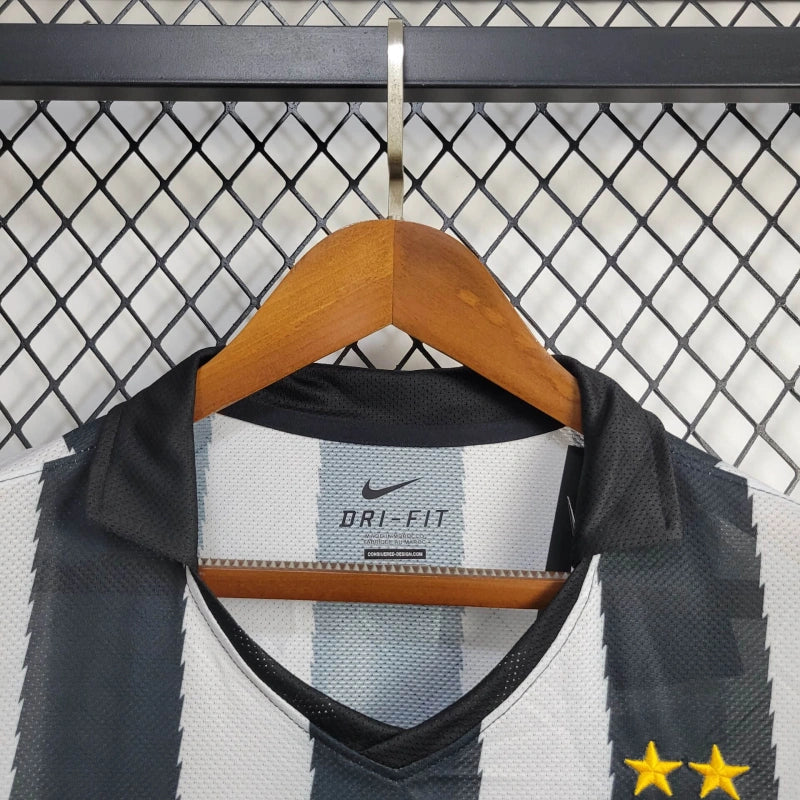 Camisa titular da Juventus 2010
